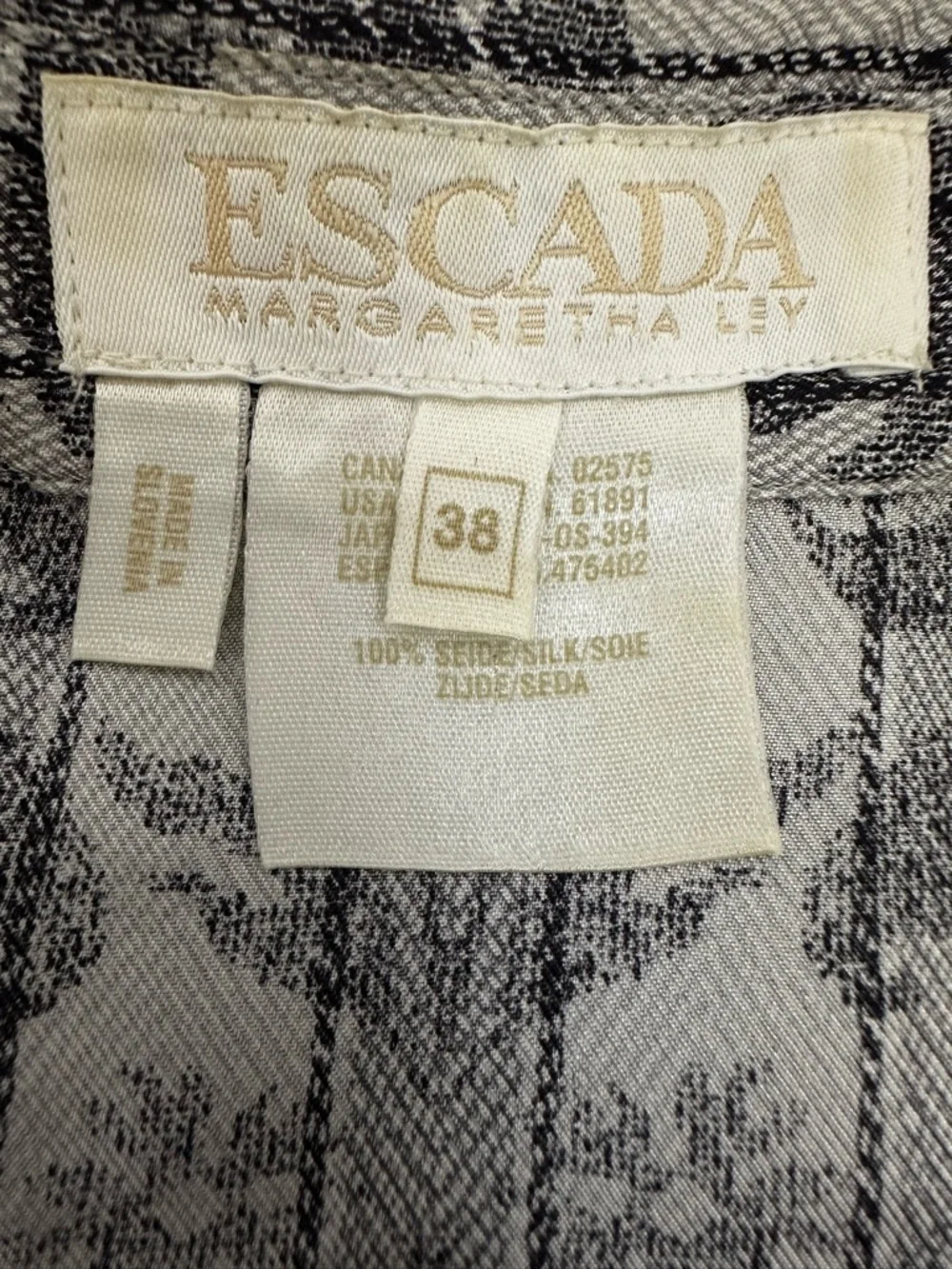 Escada Margaretha Ley Women’s Silk Blouse Paisley Print Button Front Sz 38 US-M - Picture 6 of 9
